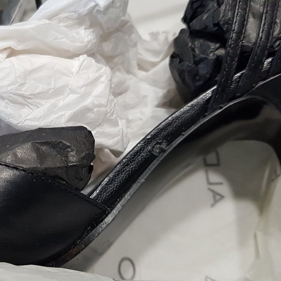 Almost New! Aldo heels - Picture 7 of 7
